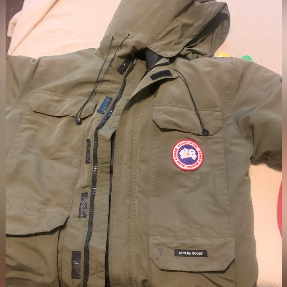 Canada Goose Parka Expedition Coat  Army Green Size XL    Used Coat